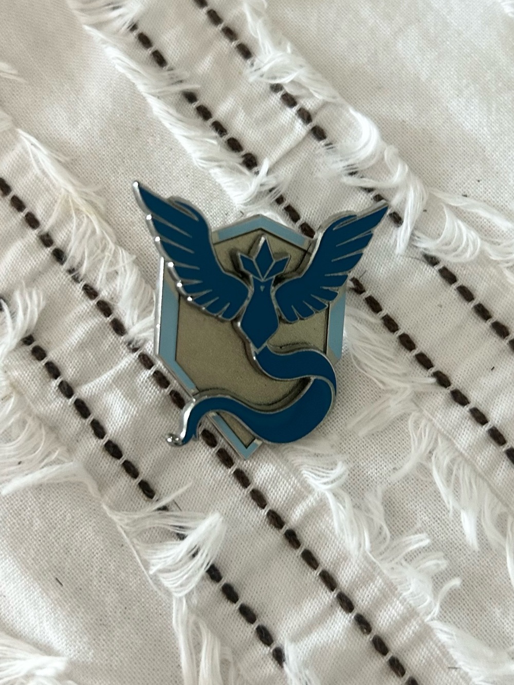 Pokémon GO Team Mystic Articuno Metal Enamel Pin Pokémon GO Collector Badge